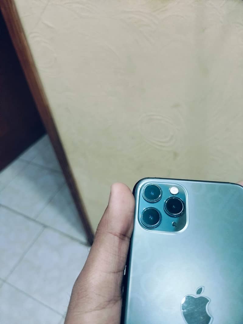 Apple iPhone 11 Pro 2
