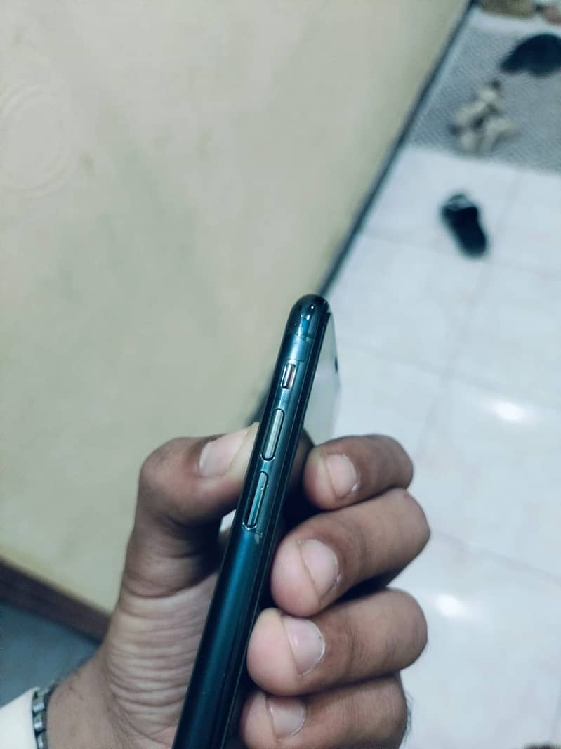 Apple iPhone 11 Pro 5