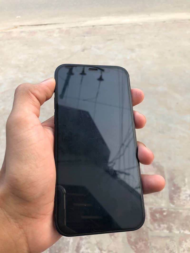 Apple iPhone 12 1