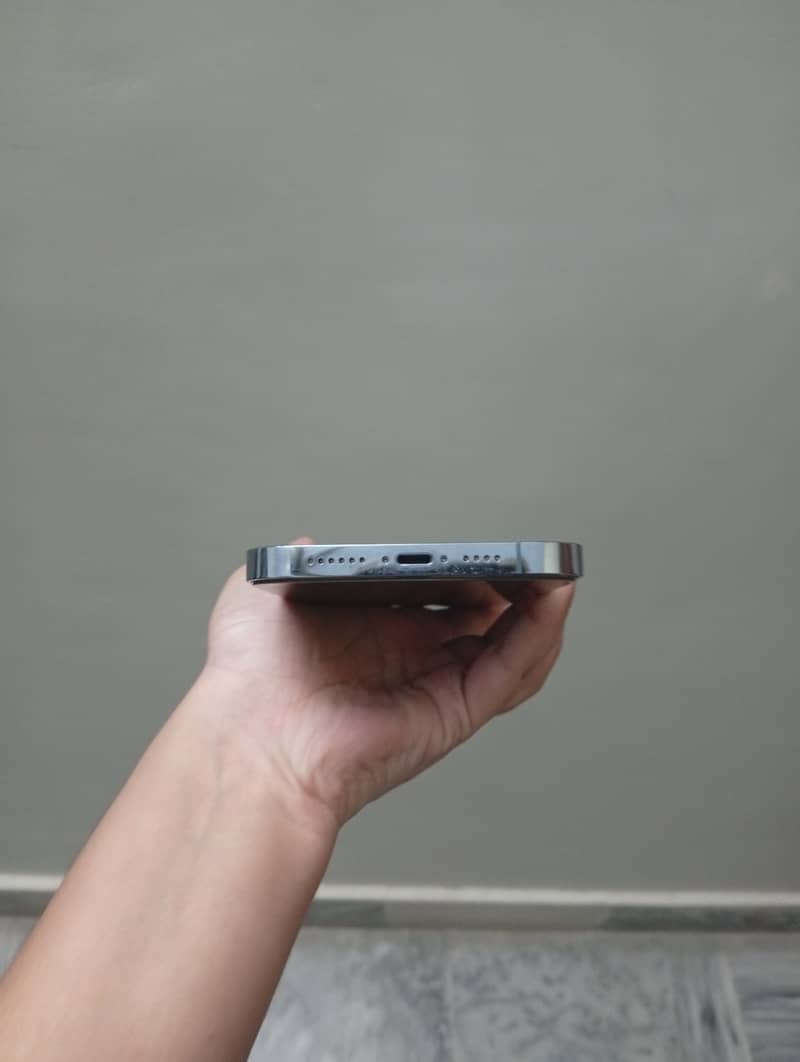 Apple iPhone 13 Pro Max 0