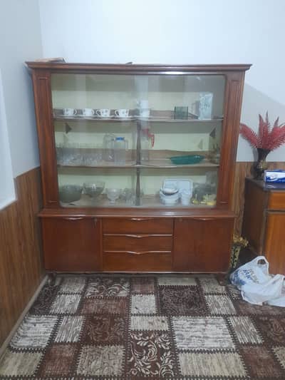 dressing and showcase