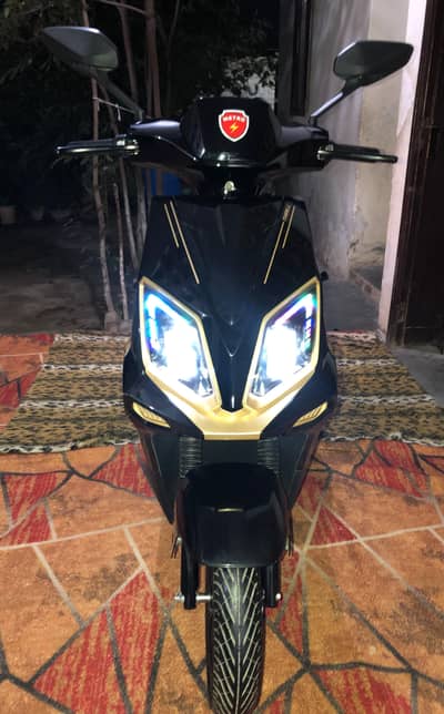 Metro Scooty Pro Available Brand New Just Fresh Bike just (100)KMs use