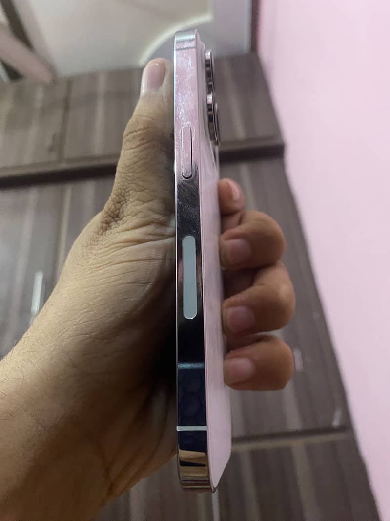 Apple iPhone 14 Pro 1