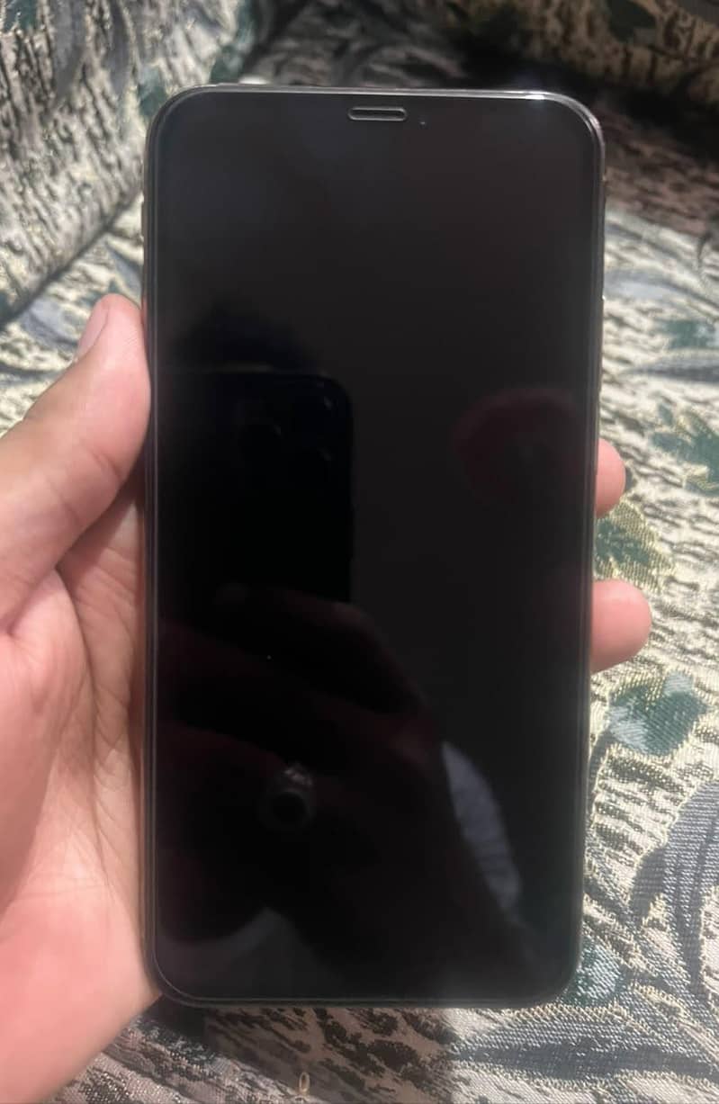 Apple iPhone XS Max 1