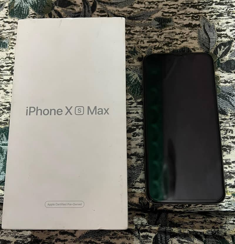 Apple iPhone XS Max 6