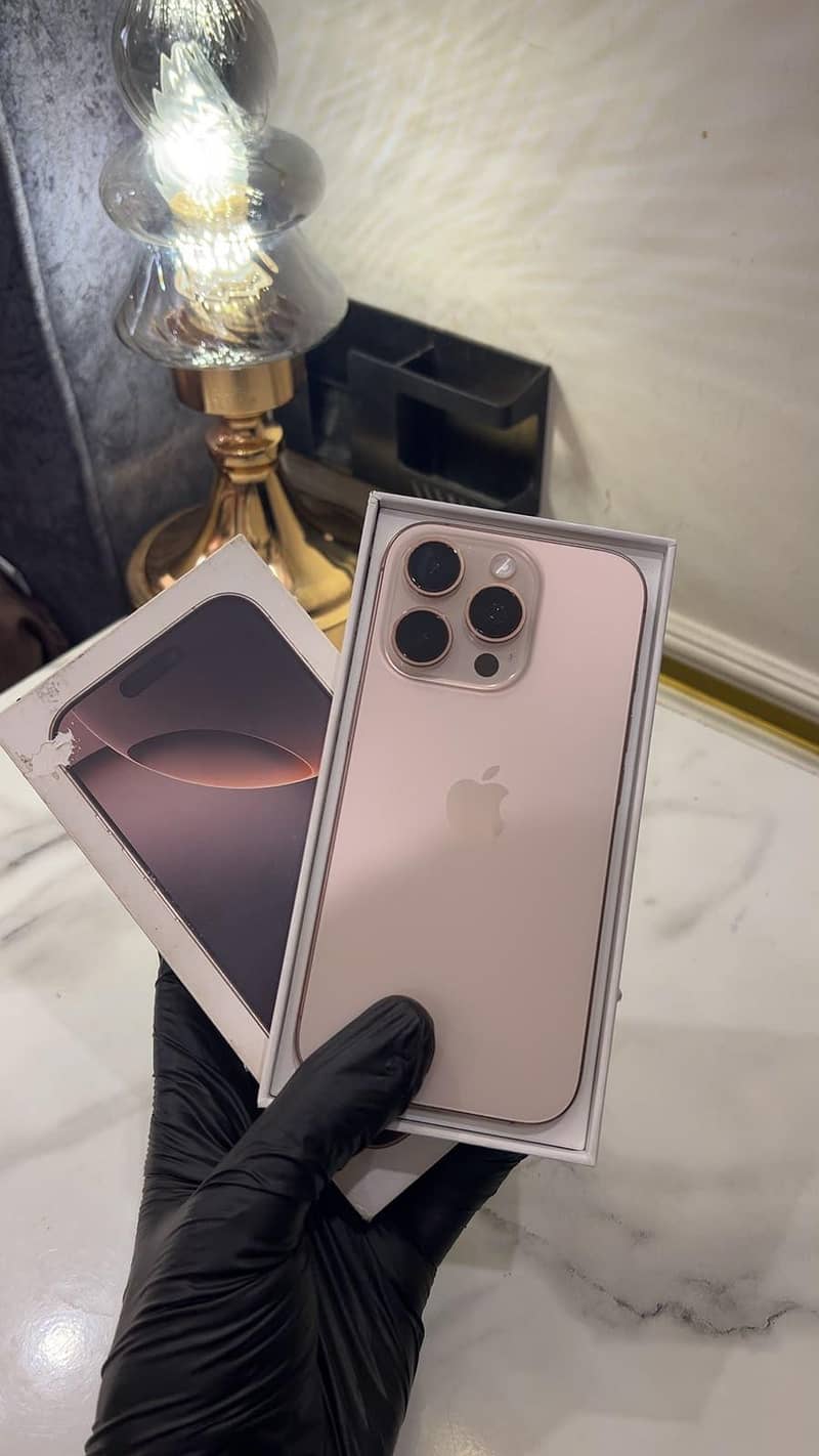 iPhone 16 Pro 0