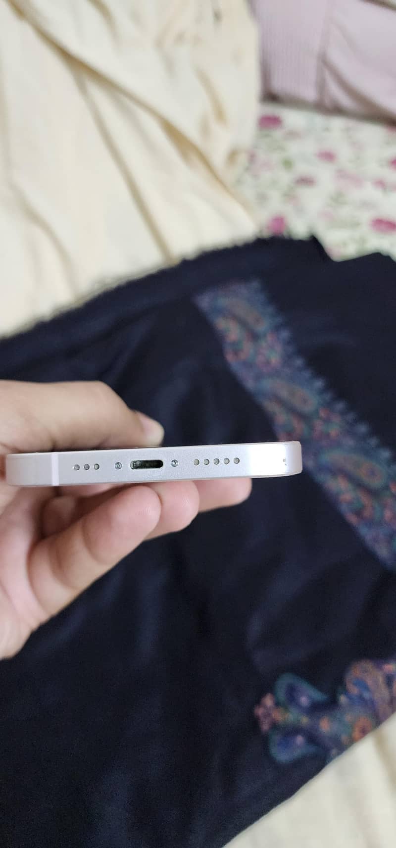 Apple iPhone 13 1