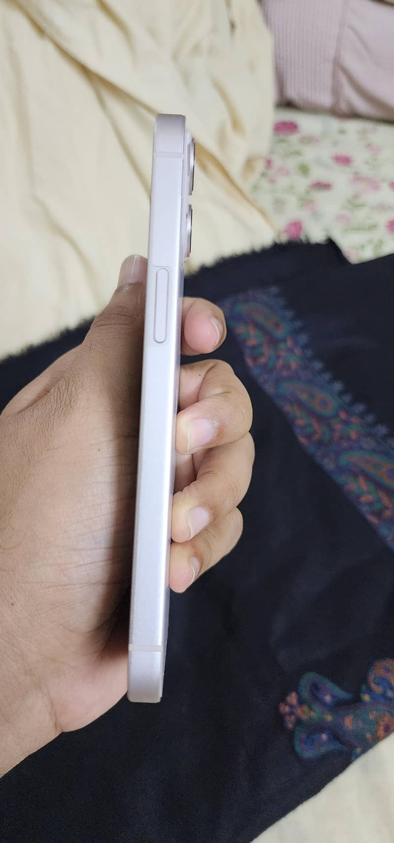 Apple iPhone 13 2