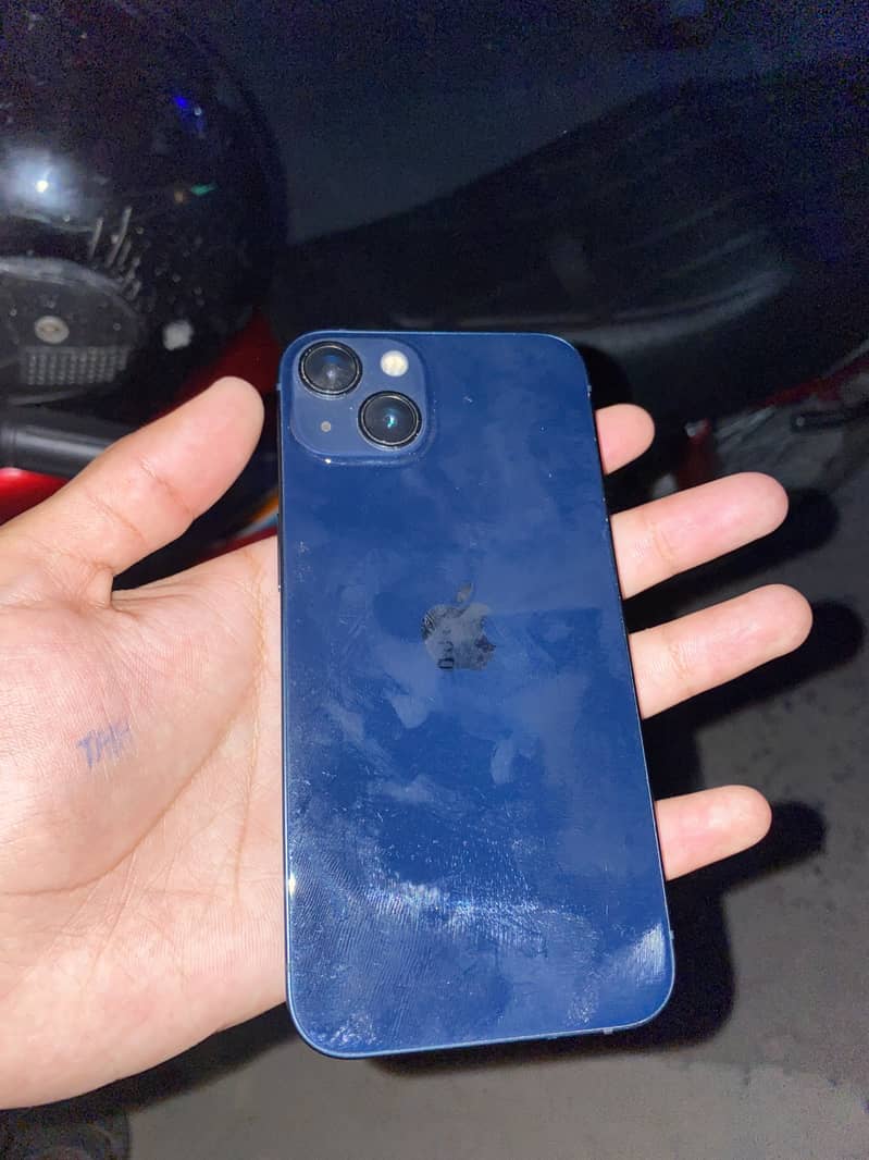 Apple iPhone 13 4