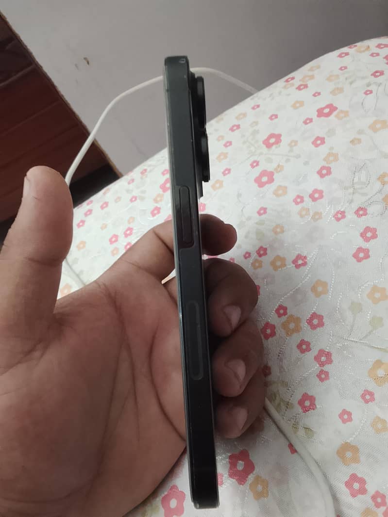 Apple iPhone 14 Pro 2