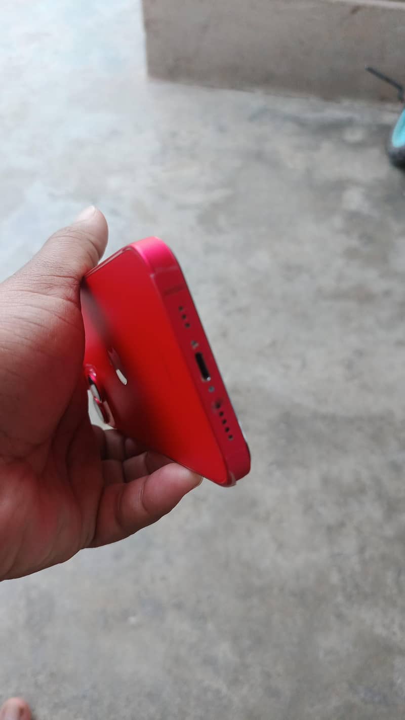 Apple iPhone 14 3