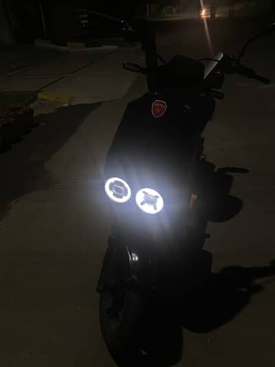 Metro ev scooter