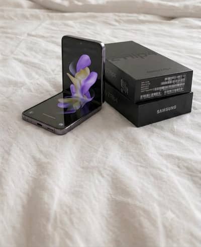 Samsung Mobile Z Flip 4
