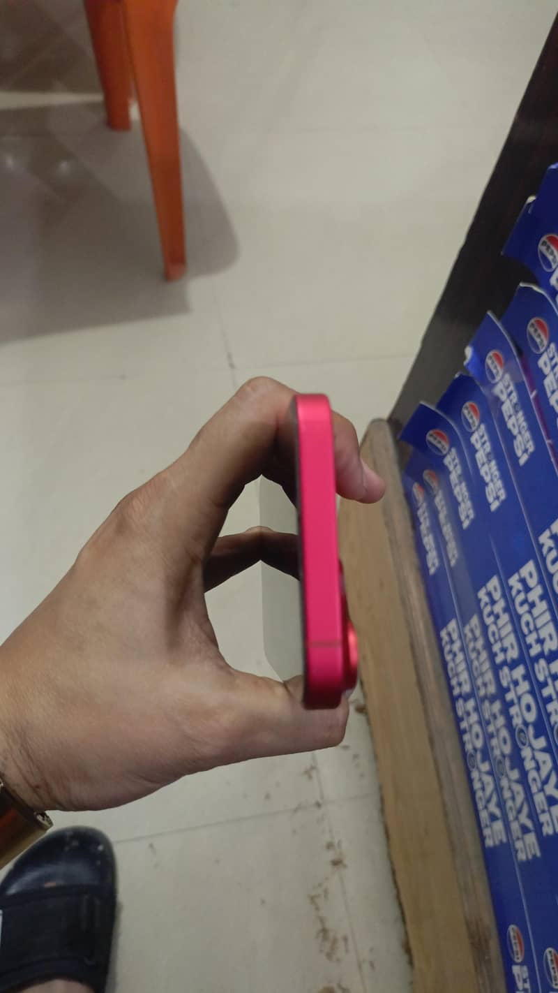 Apple iPhone 14 4