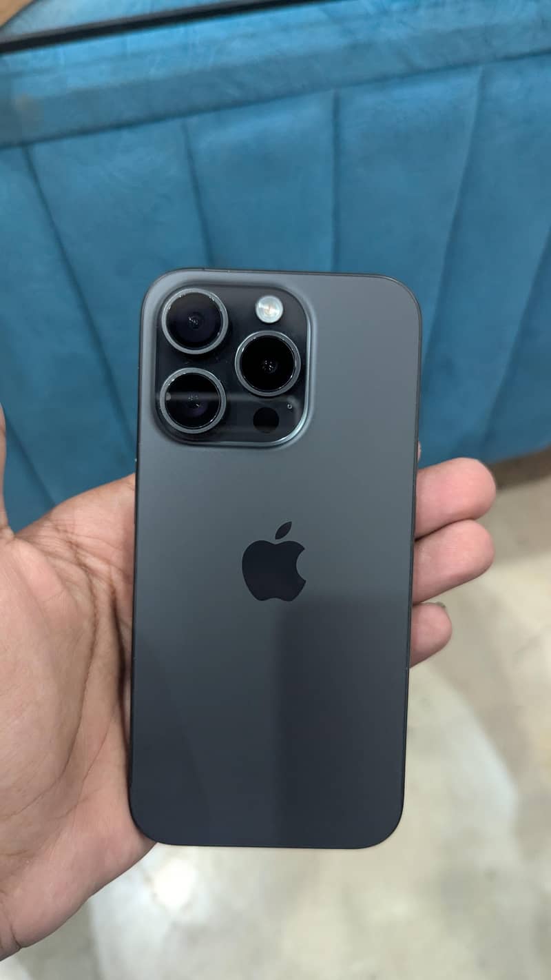 Apple iPhone 15 Pro 0
