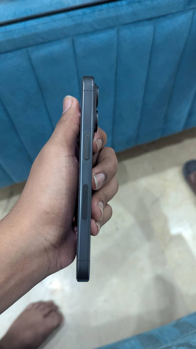 Apple iPhone 15 Pro 2