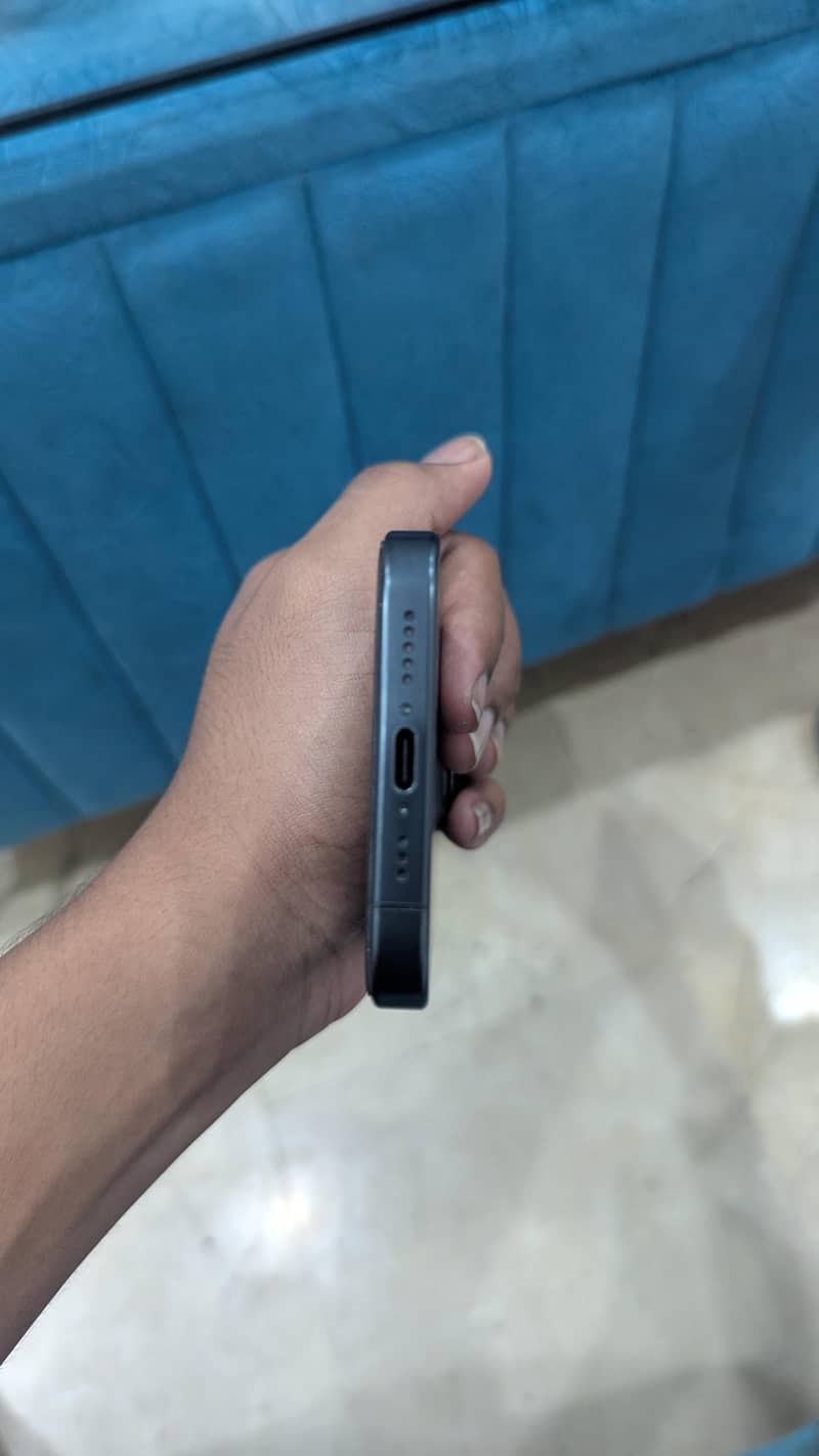 Apple iPhone 15 Pro 4