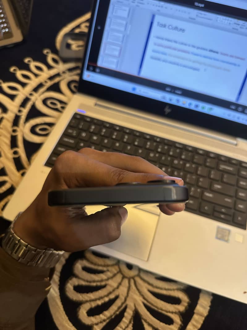 Apple iPhone 15 Pro Max 3