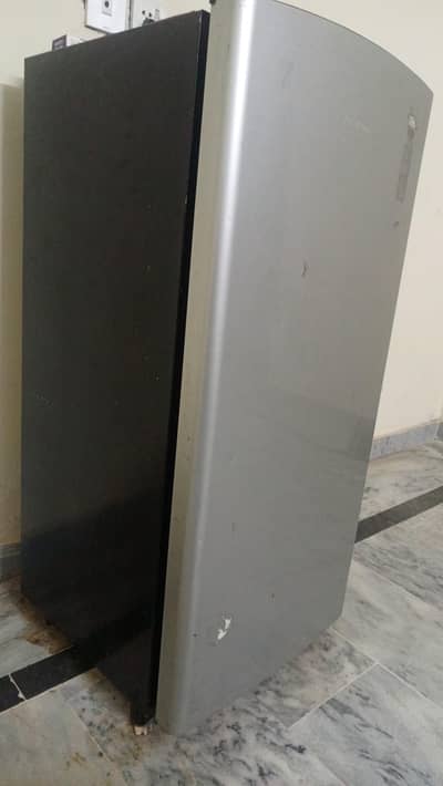 dawlance mini fridge