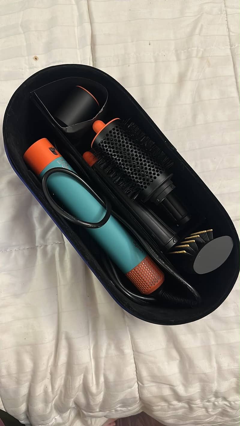 Dyson airwrap 0