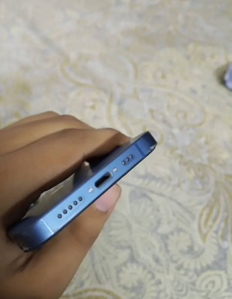 Apple iPhone 13 3