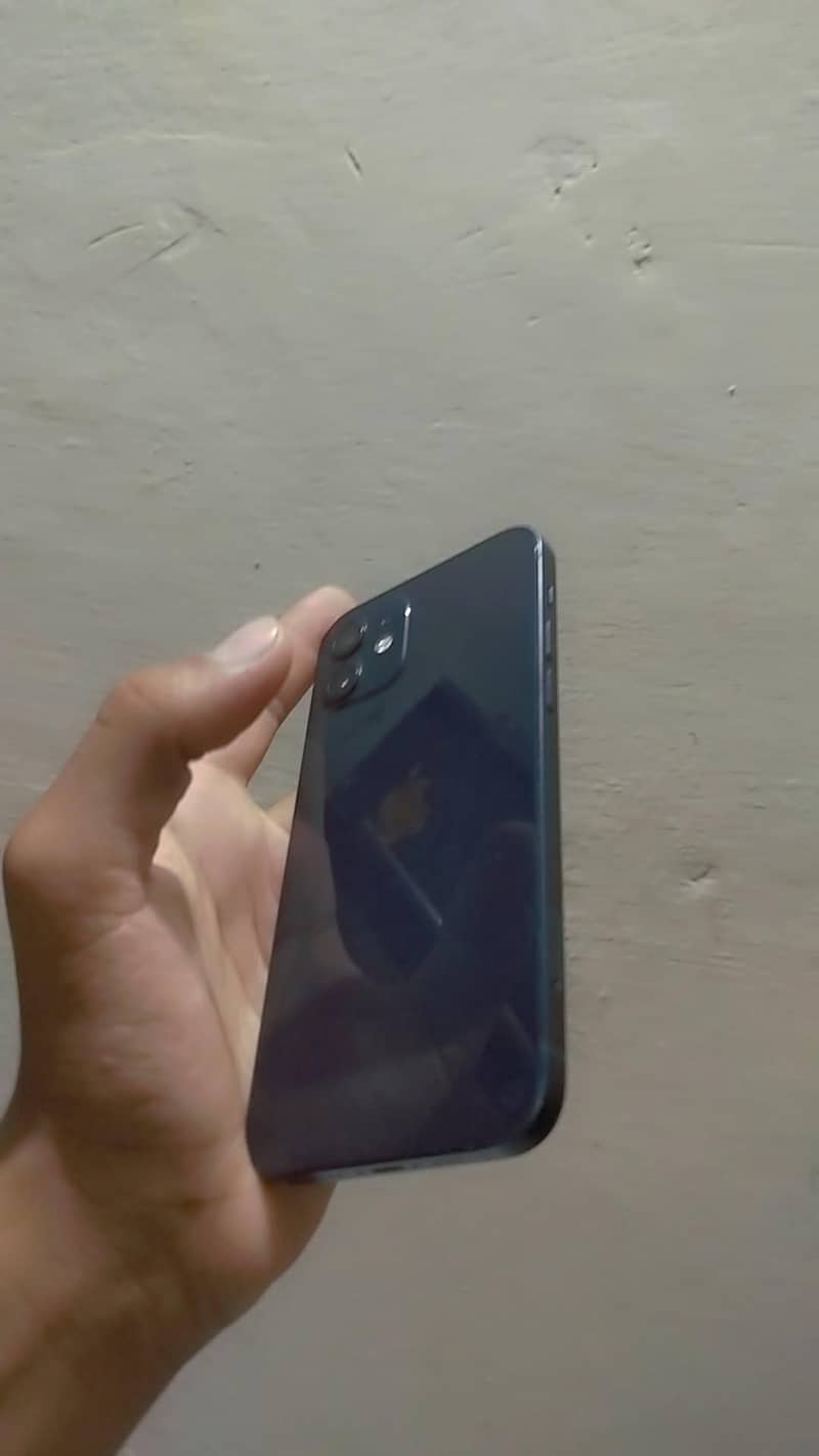 Apple iPhone 12 2