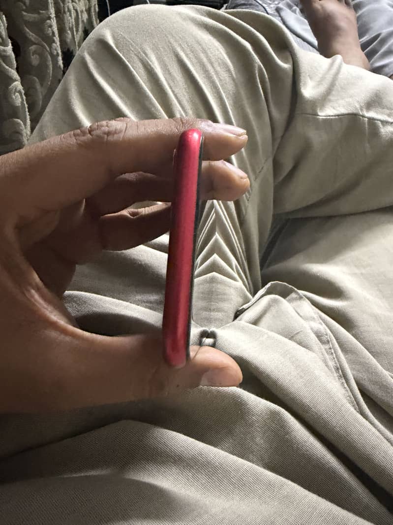 Apple iPhone 11 4