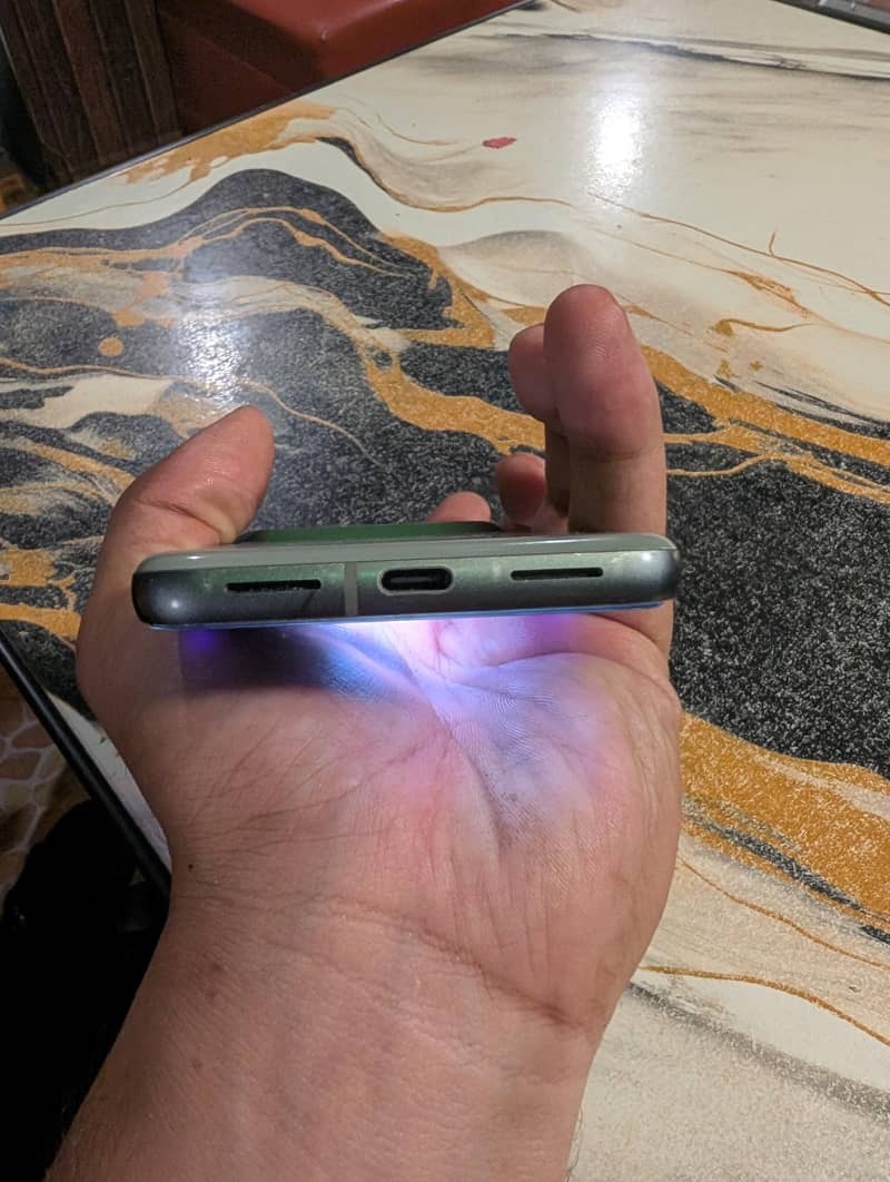 Google Pixel 8 5
