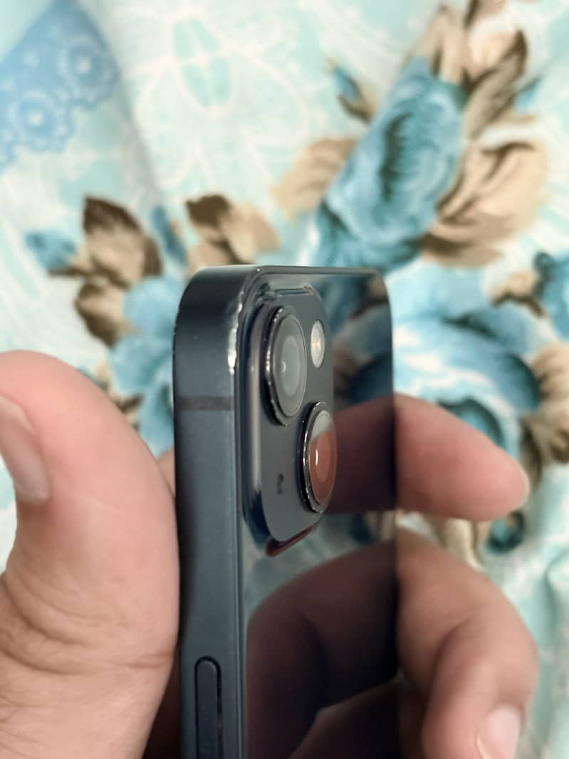 Apple iPhone 13 6