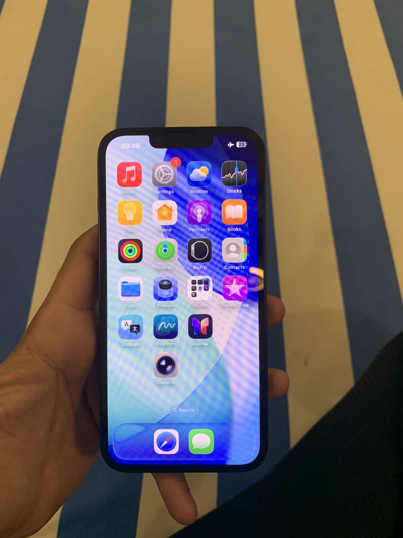Apple iPhone 13 3
