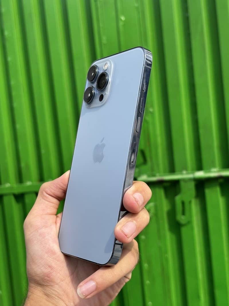 Apple iPhone 13 Pro Max 1