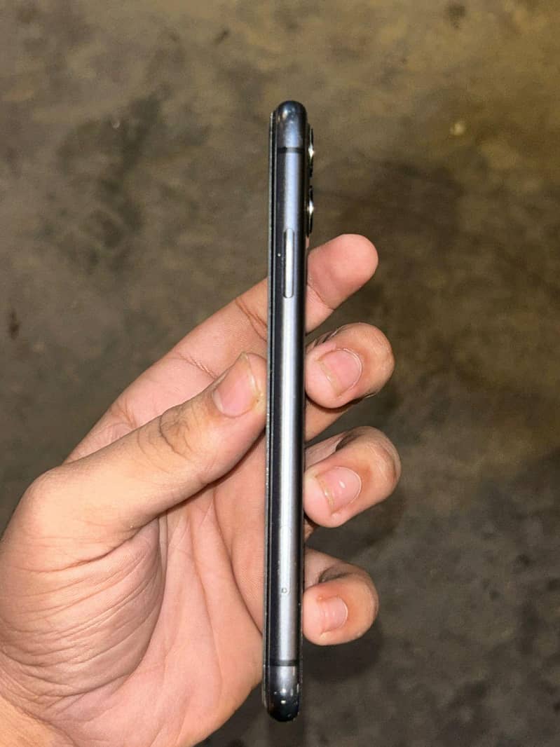 Apple iPhone 11 0