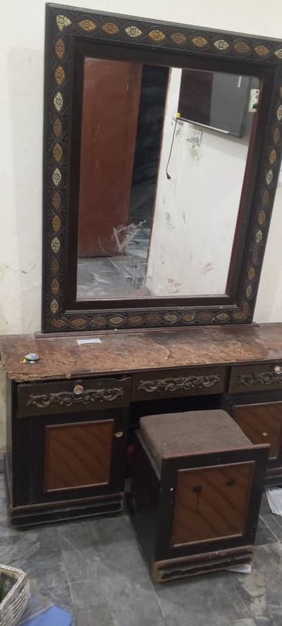 dressing table