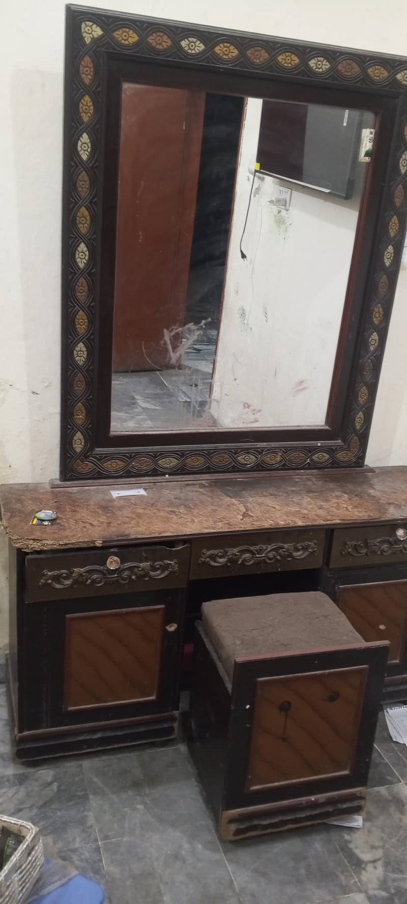 dressing table 0
