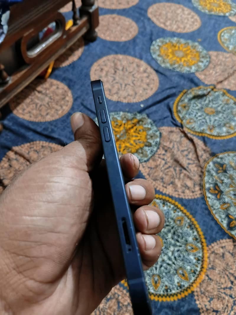 Apple iPhone 12 03244970371 1