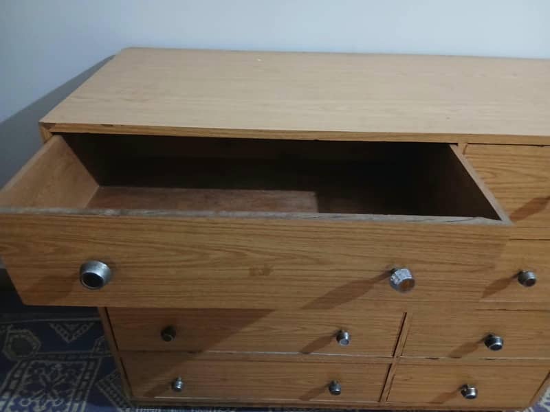 DRAWERS 4