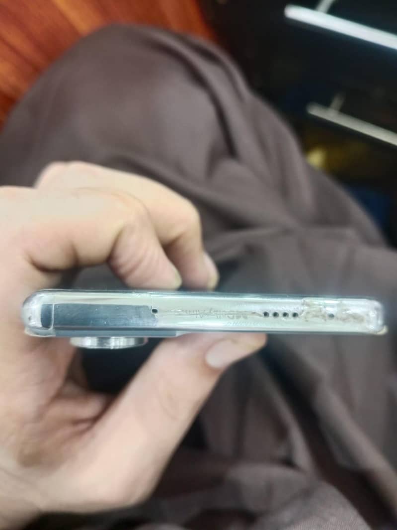Tecno CAMON 40 Pro 1
