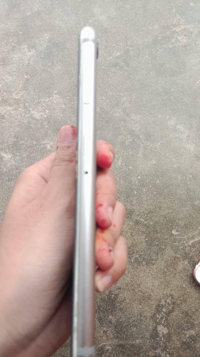 Apple iPhone 6S 4