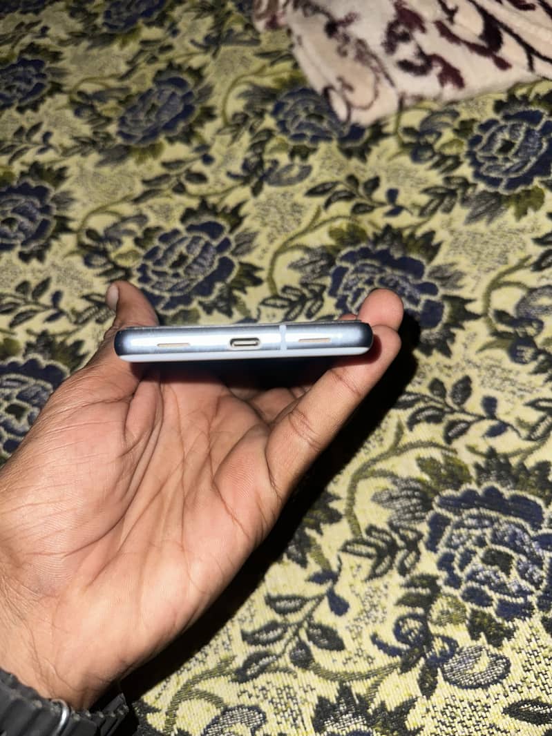 Google Pixel 7a 3