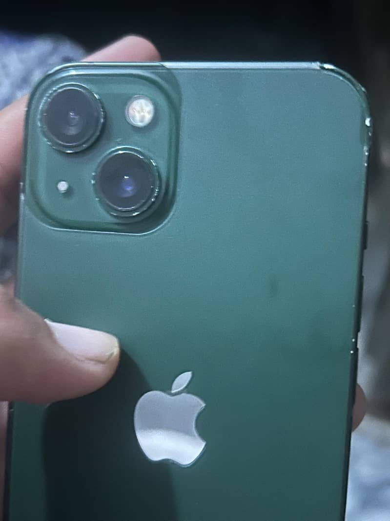 Apple iPhone 13 4