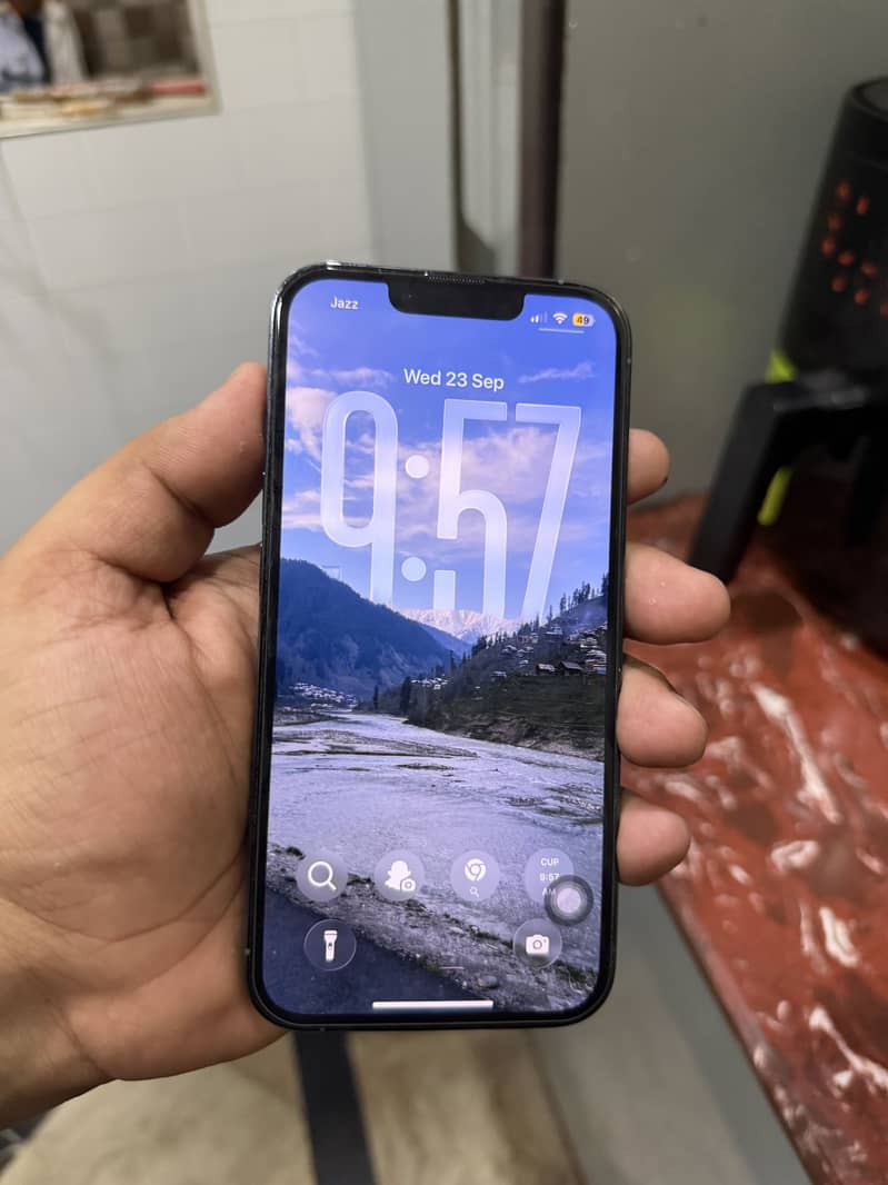 Apple iPhone 13 Pro 1
