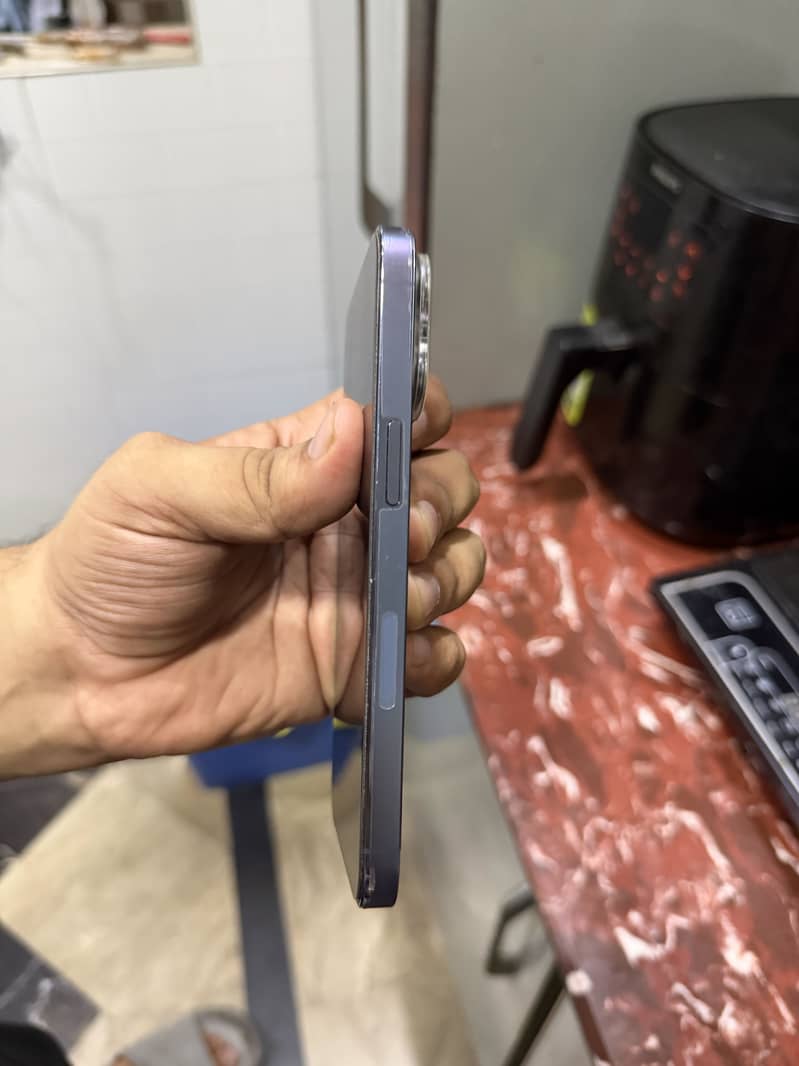 Apple iPhone 13 Pro 2