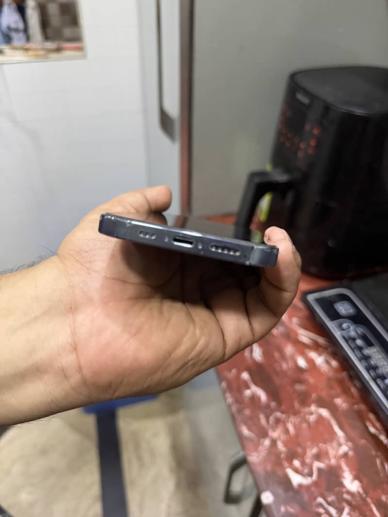 Apple iPhone 13 Pro 3