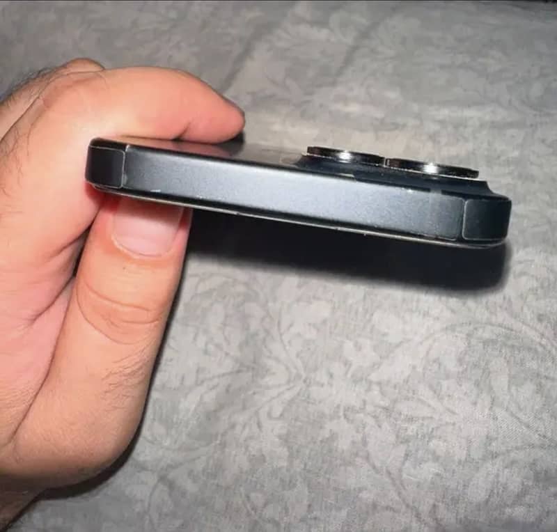 Apple iPhone 15 Jv 3