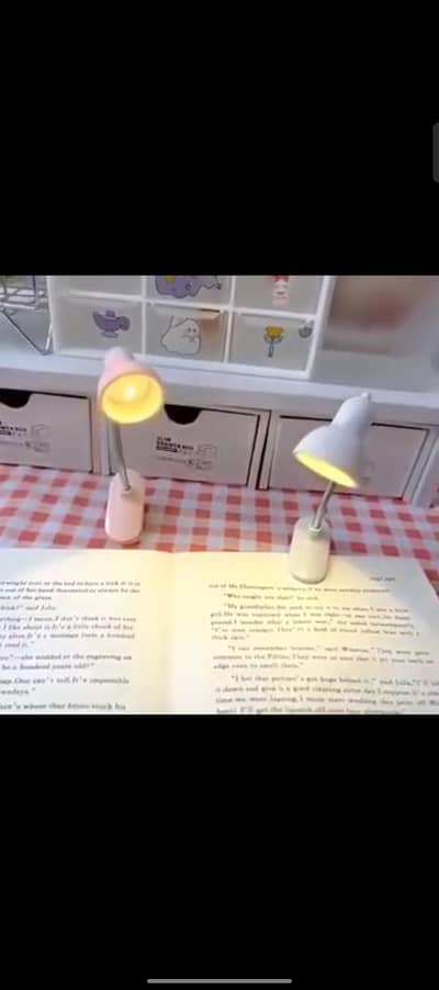 Mini Clip-on LED Book Reading Light – Flexible & Portable
