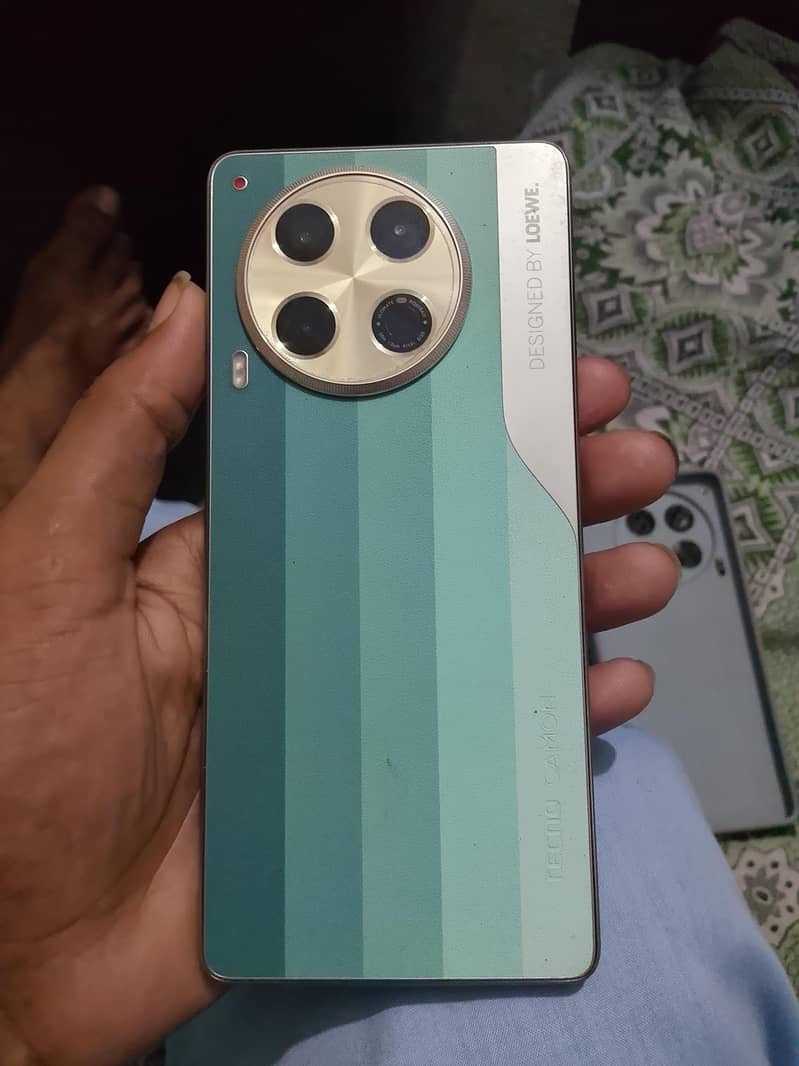 Tecno CAMON 30 1