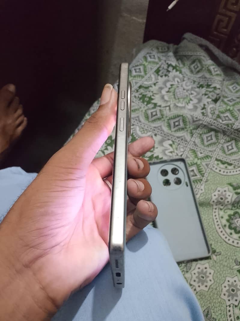 Tecno CAMON 30 4