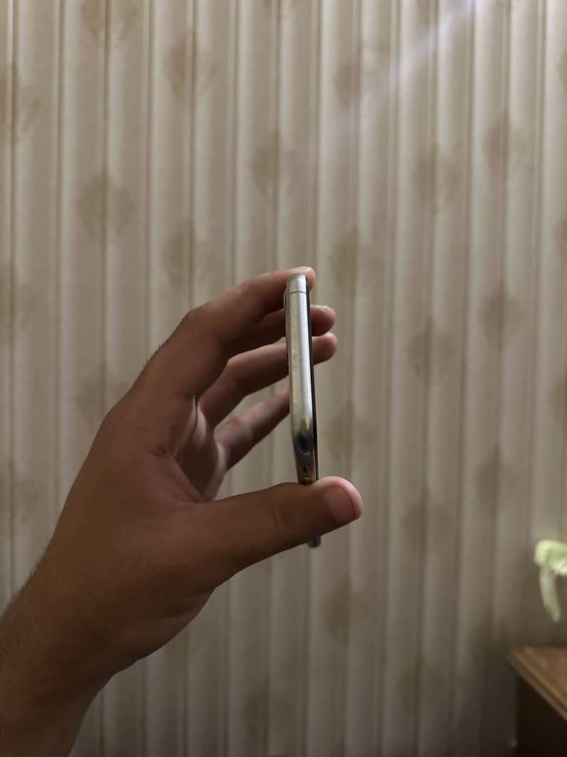 Apple iPhone 11 Pro 5