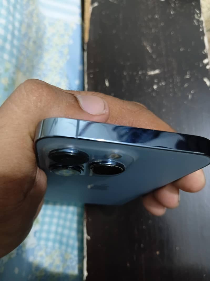 Apple iPhone 13 Pro 4