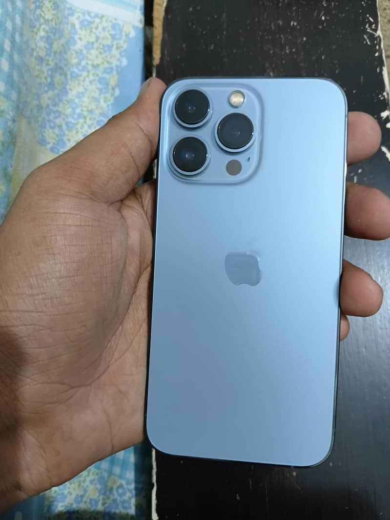 Apple iPhone 13 Pro 8